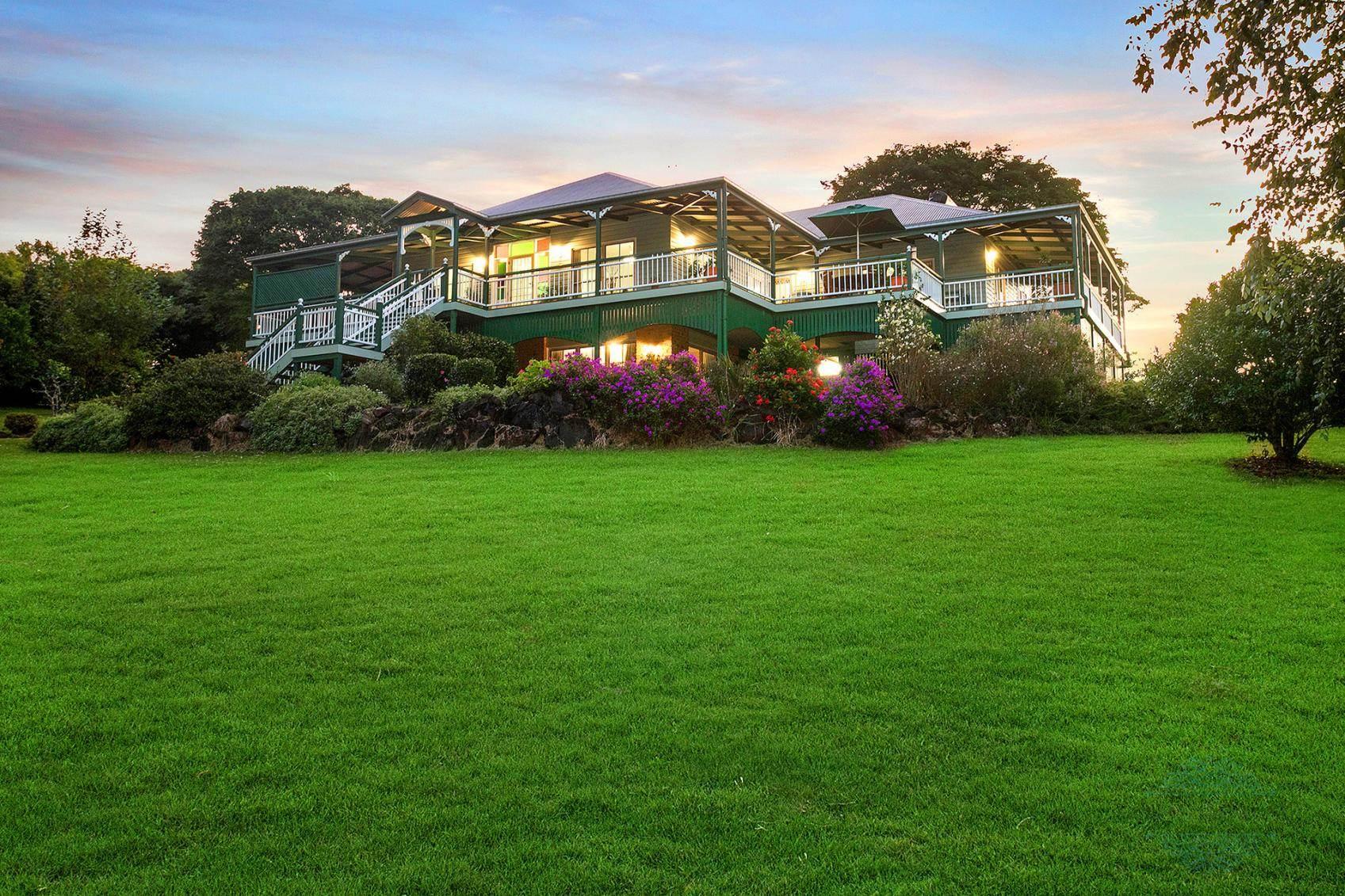 kone får kontroversiel Majestic Home On Small Acreage For Sale Sunshine Coast Hinterland
