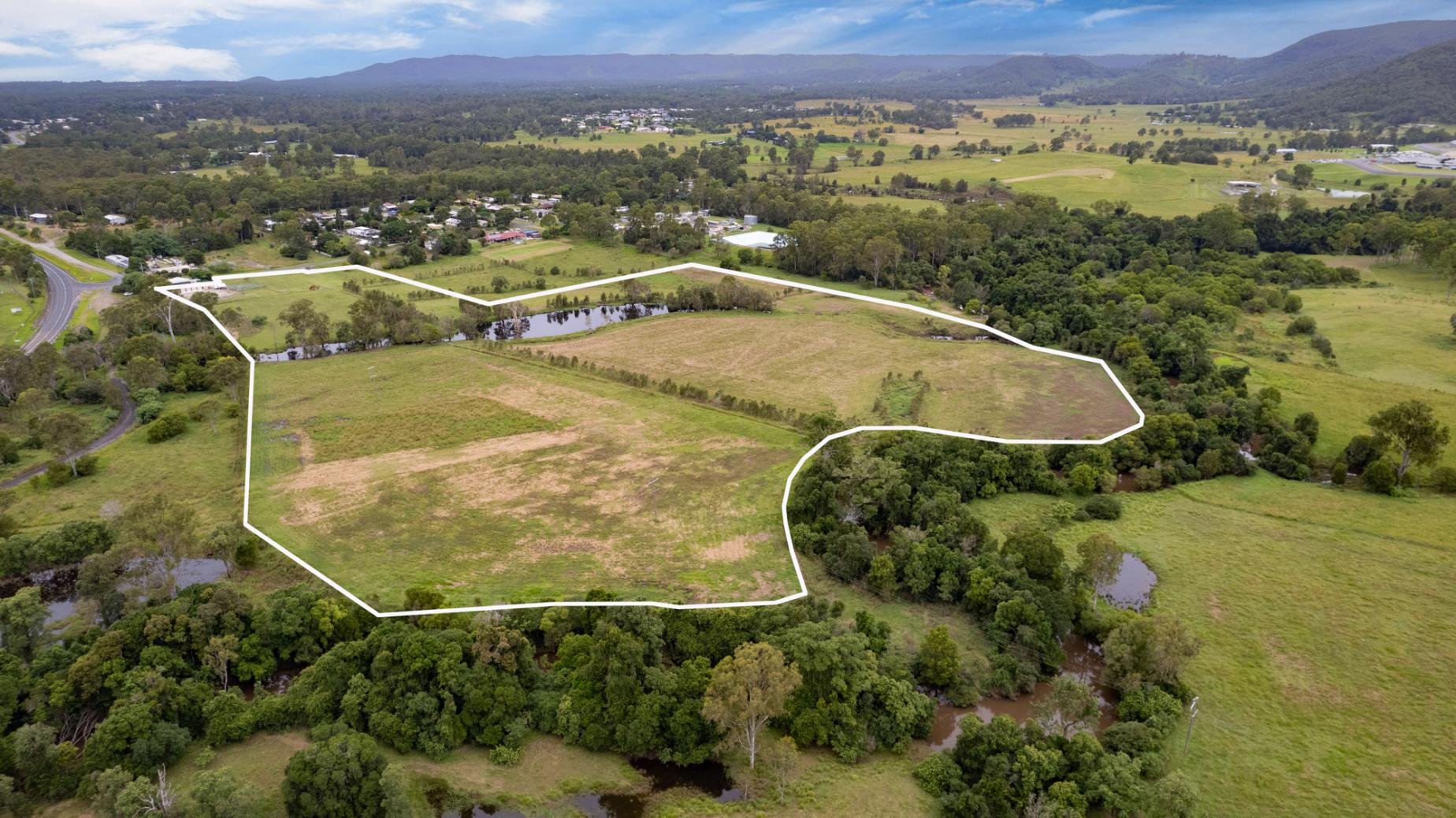 land for sale woodford 