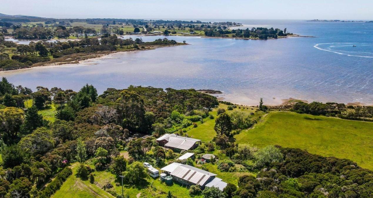 Five Of The Best Waterfront Rural Properties For Sale