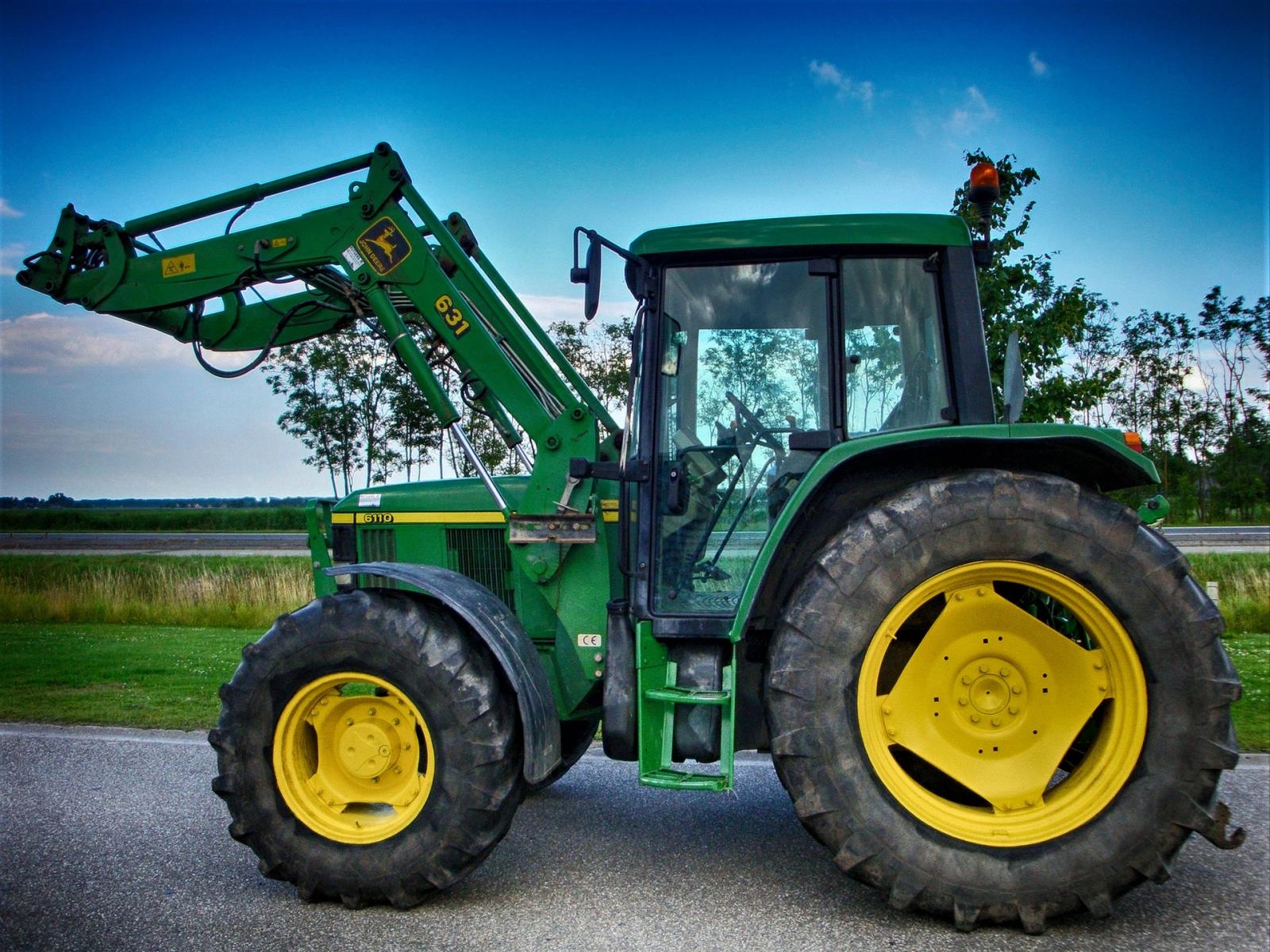 John Deere Tractors - INDOSTRONGMAN