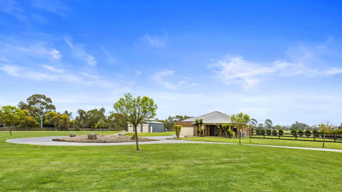horse property for sale Victoria