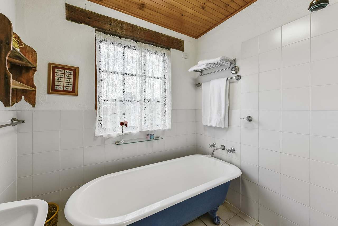 ***UNDER OFFER*** 11 Maaoupe Road, Coonawarra Sold by Farmbuy.com - image 9