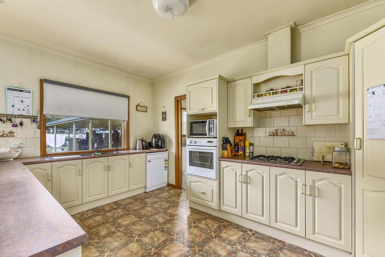 ***Under Offer***829 Red Bluff Road, Bordertown Sold by Farmbuy.com - image 32