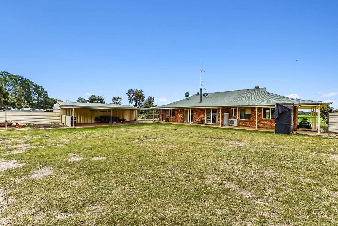 ***Under Offer***829 Red Bluff Road, Bordertown Sold by Farmbuy.com - image 33
