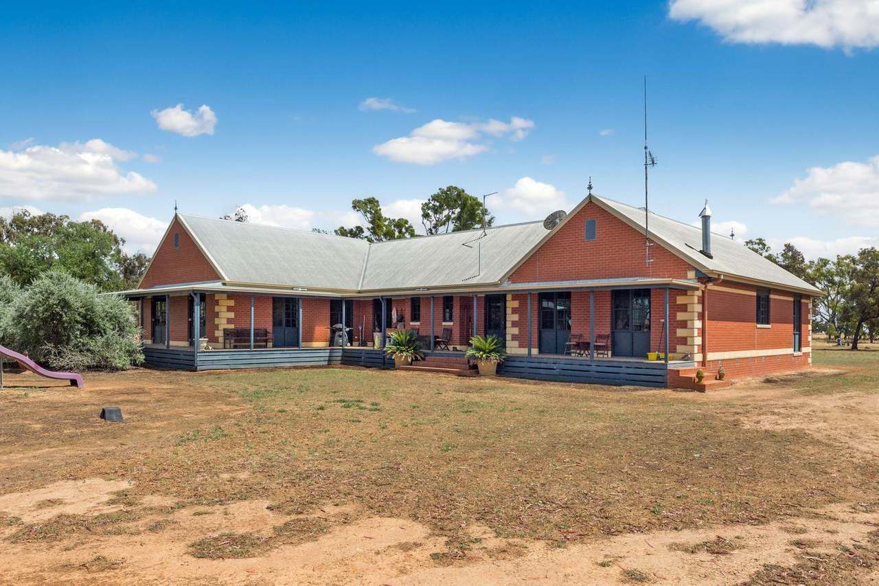 298 Yarrawalla West Road, Yarrawalla For Sale by Farmbuy.com - image 2