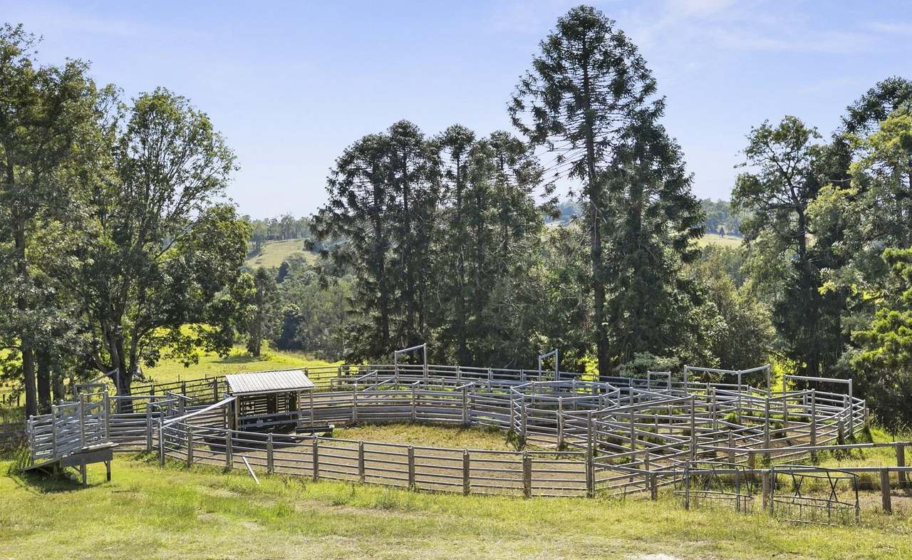 117 Aspennell Road, Bollier Sold by Farmbuy.com - image 3