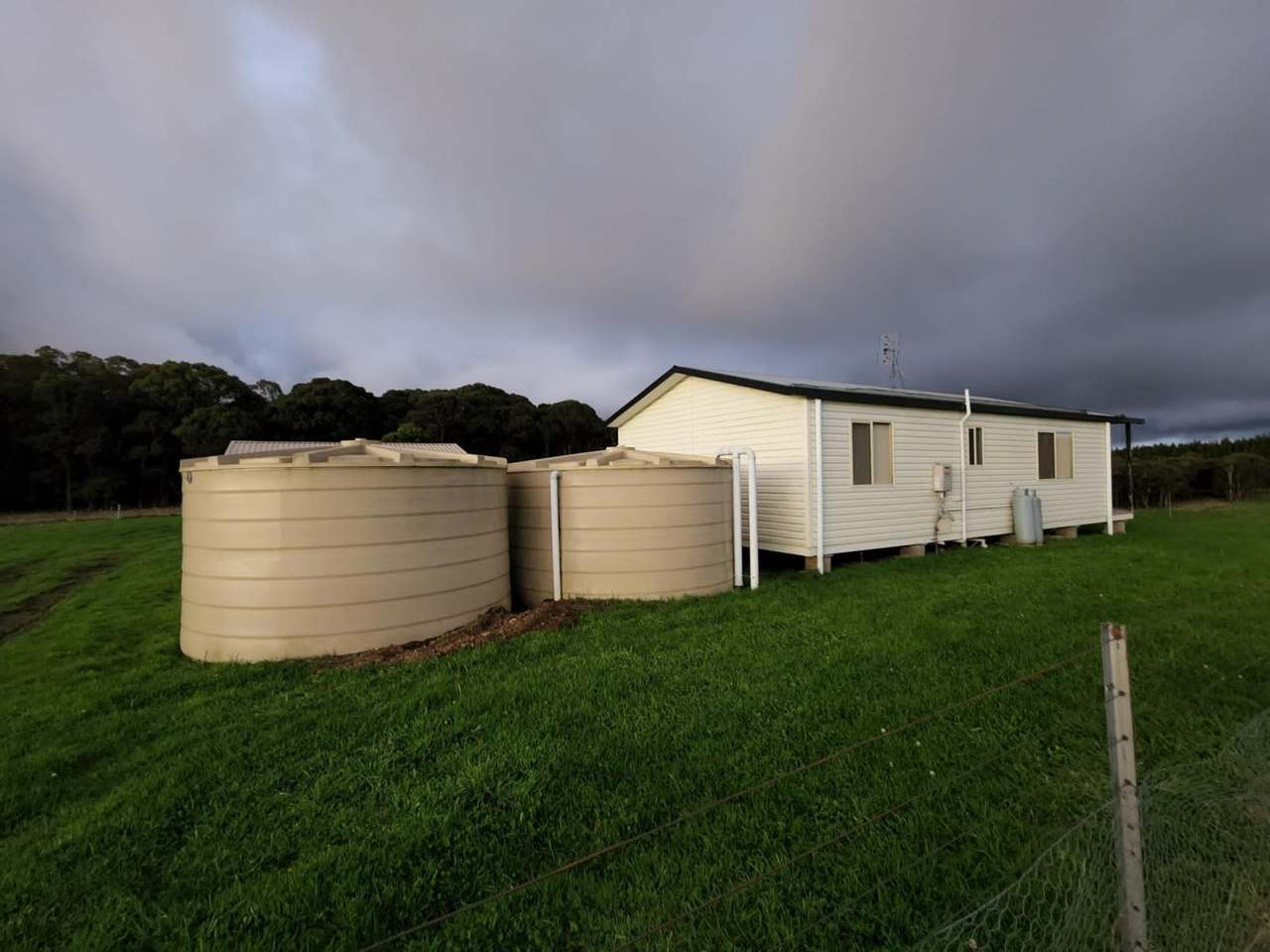 Hampton Sold by Farmbuy.com - image 6