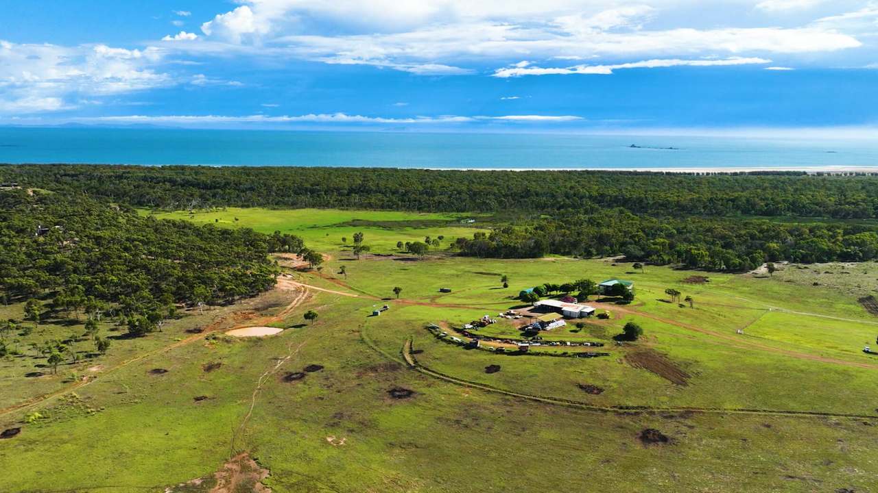 1, North Curtis Island For Sale by Farmbuy.com - image 4