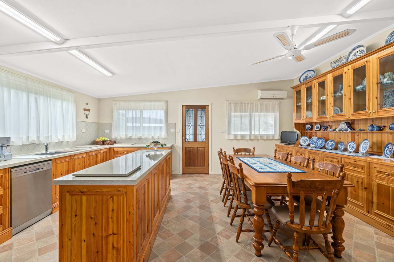 35 Old Walhalla Road, Toongabbie For Sale by Farmbuy.com - image 3