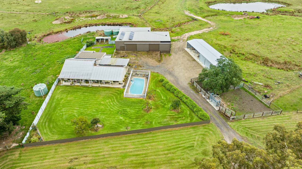 35 Old Walhalla Road, Toongabbie For Sale by Farmbuy.com - image 14