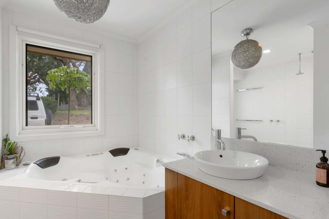 1205 Range Road, Mclaren Flat For Sale by Farmbuy.com - image 18