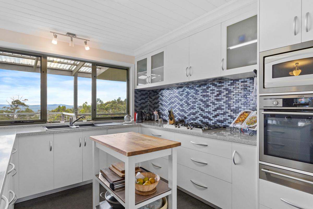 4 Paraweena Road, Alonnah, Bruny Island For Sale by Farmbuy.com - image 13
