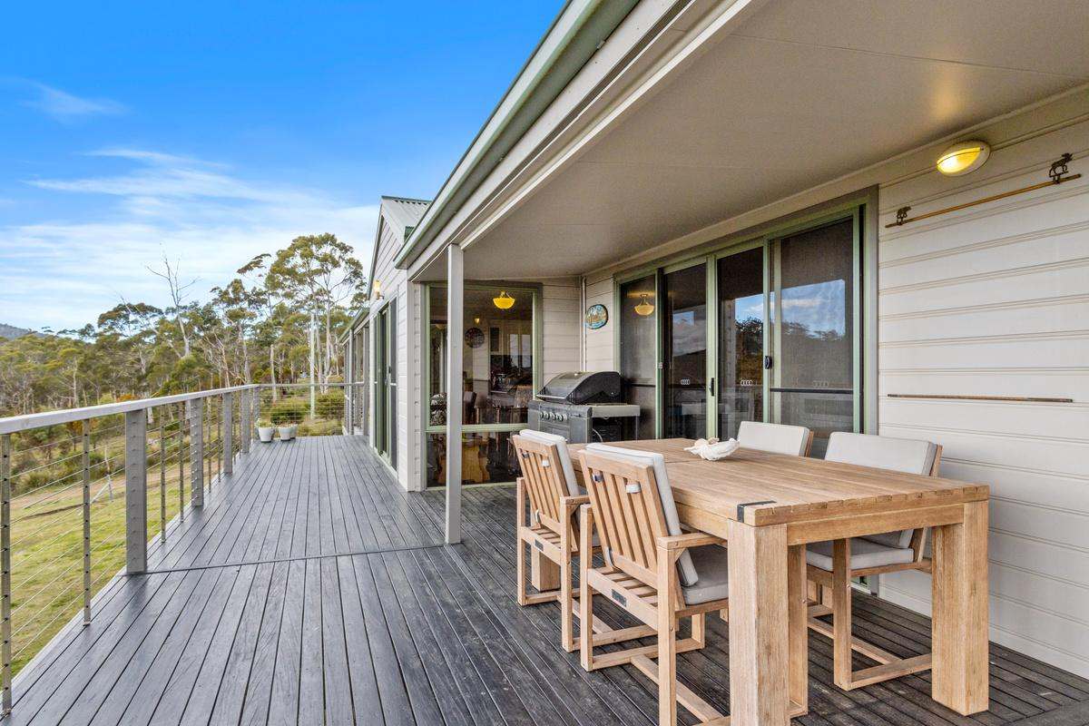 4 Paraweena Road, Alonnah, Bruny Island For Sale by Farmbuy.com - image 7