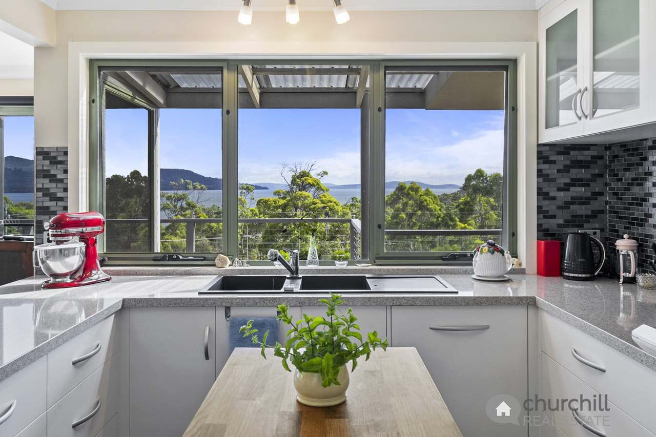 4 Paraweena Road, Alonnah, Bruny Island For Sale by Farmbuy.com - image 4