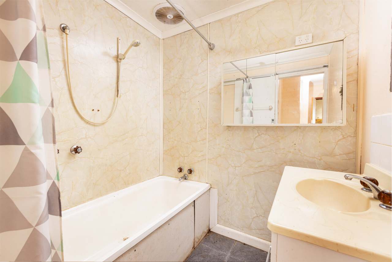 72 First Street , Yelta  For Sale by Farmbuy.com - image 15