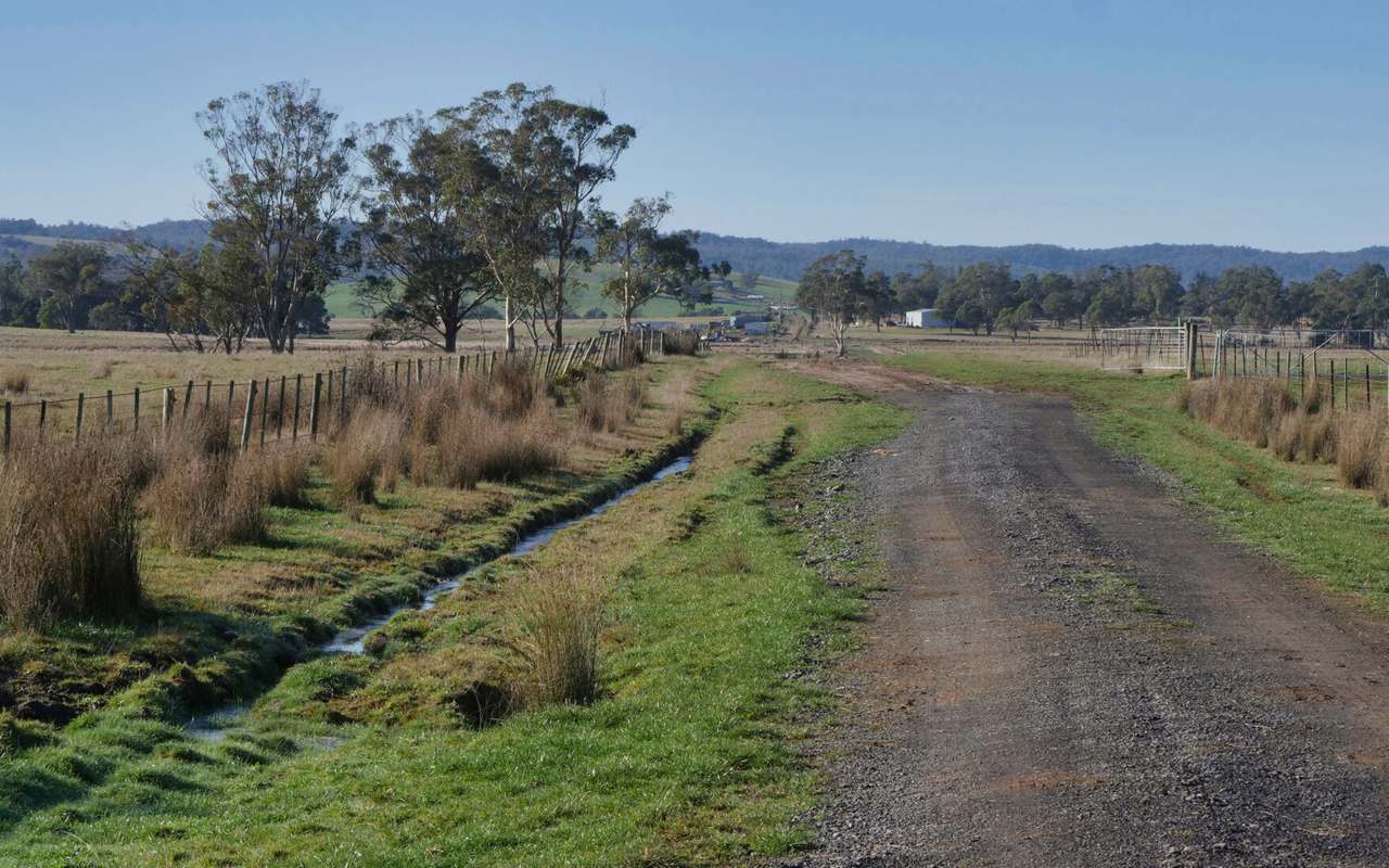 Avenue Road, Parkham For Sale by Farmbuy.com - image 11