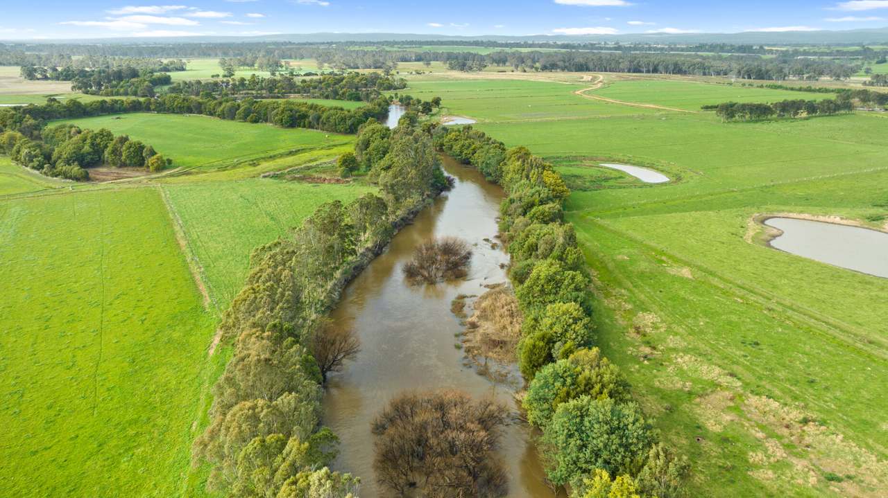 745 Lower Cairnbrook Road, Glengarry Sold by Farmbuy.com - image 2