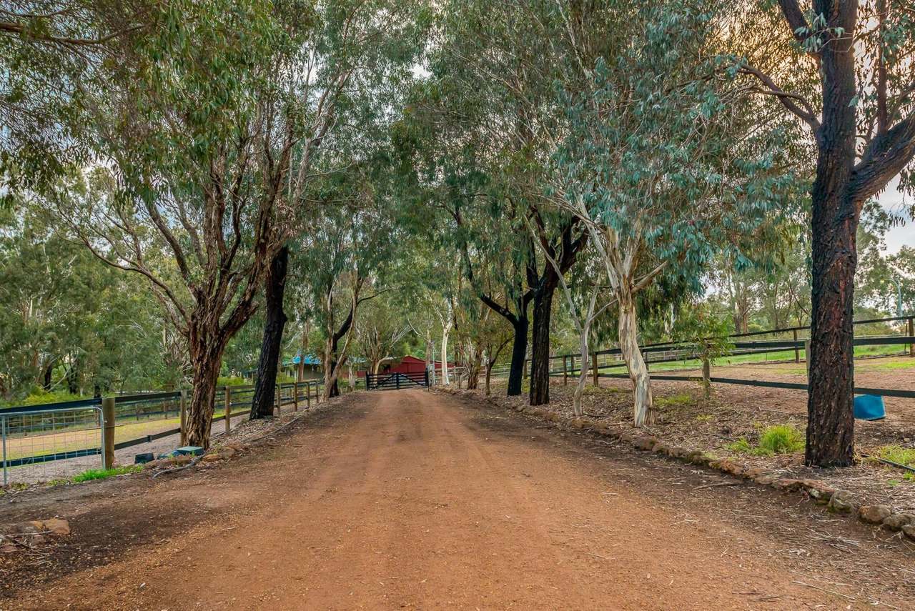 2 Ashmere Drive, Bullsbrook For Sale by Farmbuy.com - image 4