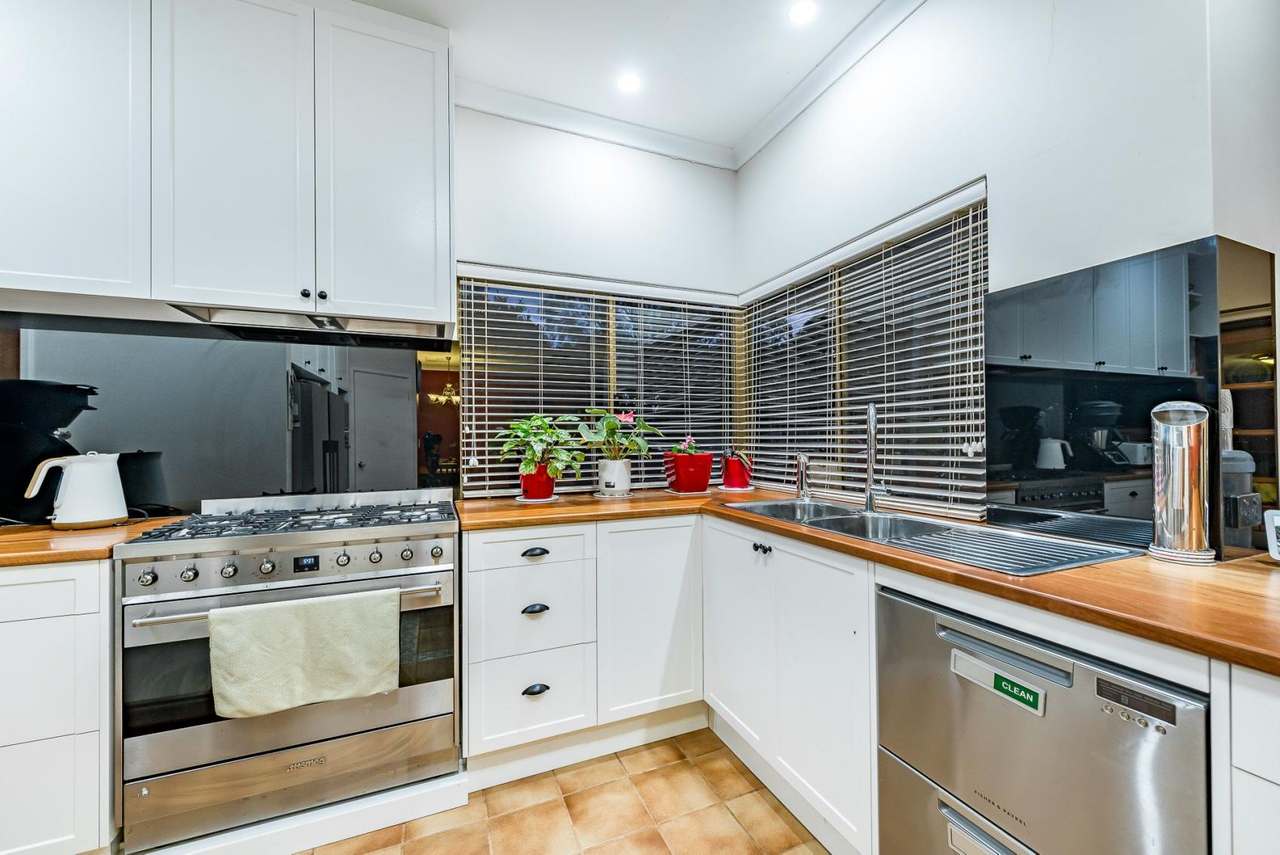 2 Ashmere Drive, Bullsbrook For Sale by Farmbuy.com - image 10