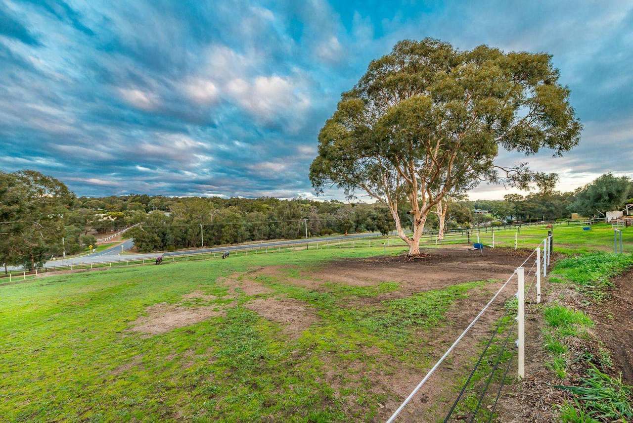 2 Ashmere Drive, Bullsbrook For Sale by Farmbuy.com - image 23