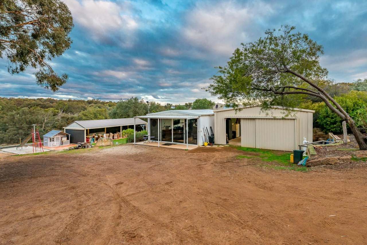 2 Ashmere Drive, Bullsbrook For Sale by Farmbuy.com - image 24