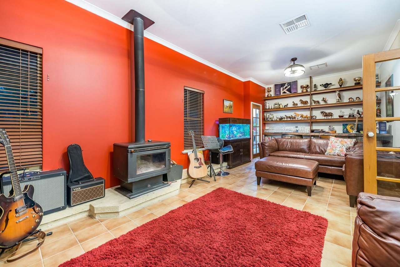 2 Ashmere Drive, Bullsbrook For Sale by Farmbuy.com - image 13