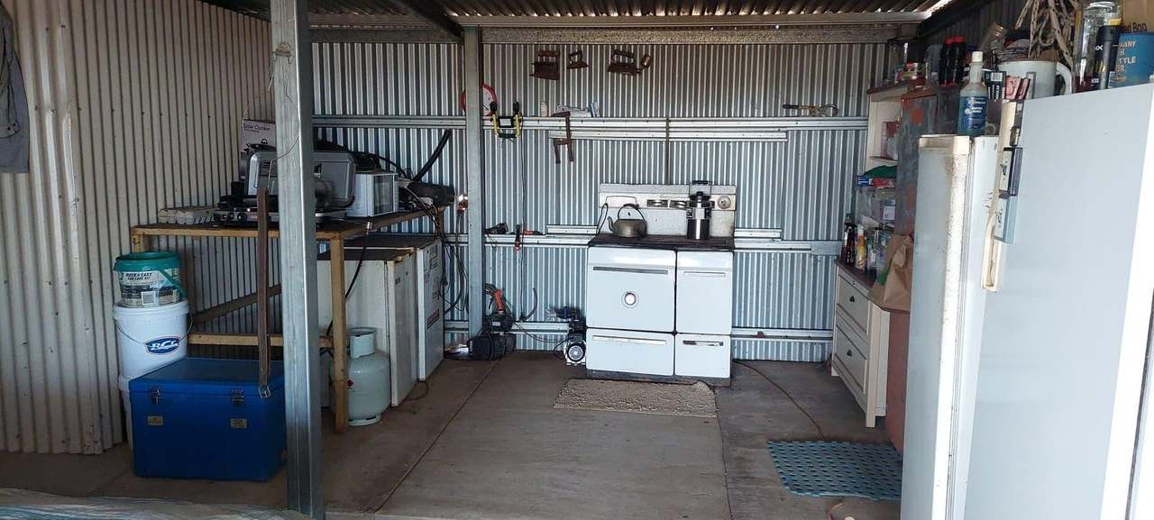  Capricorn Highway, Dingo Auction by Farmbuy.com - image 12