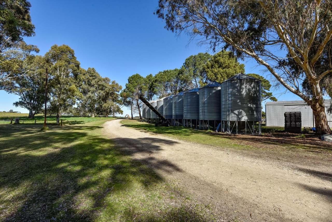 "Lucanda" 9950 Dukes Highway , Tintinara Sold by Farmbuy.com - image 24