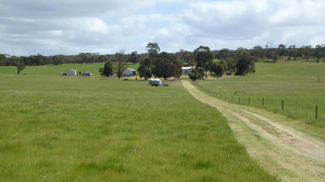 "Old Coonalpyn Homestead" 1349 Heinrich Road, Culburra Sold by Farmbuy.com - image 27