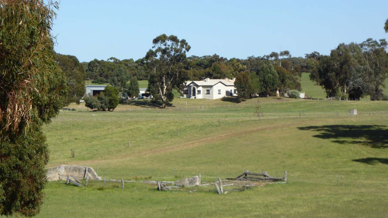"Old Coonalpyn Homestead" 1349 Heinrich Road, Culburra Sold by Farmbuy.com - image 10