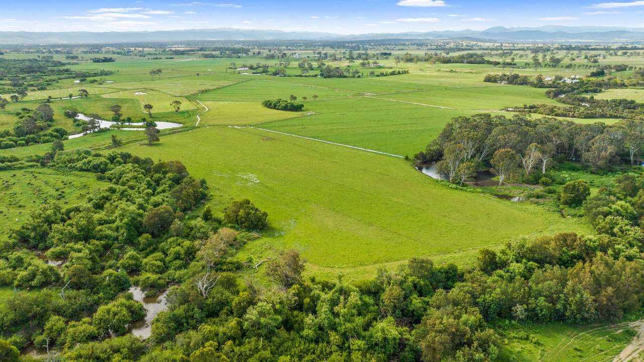 335 Riverview Road, Heyfield For Sale by Farmbuy.com - image 2