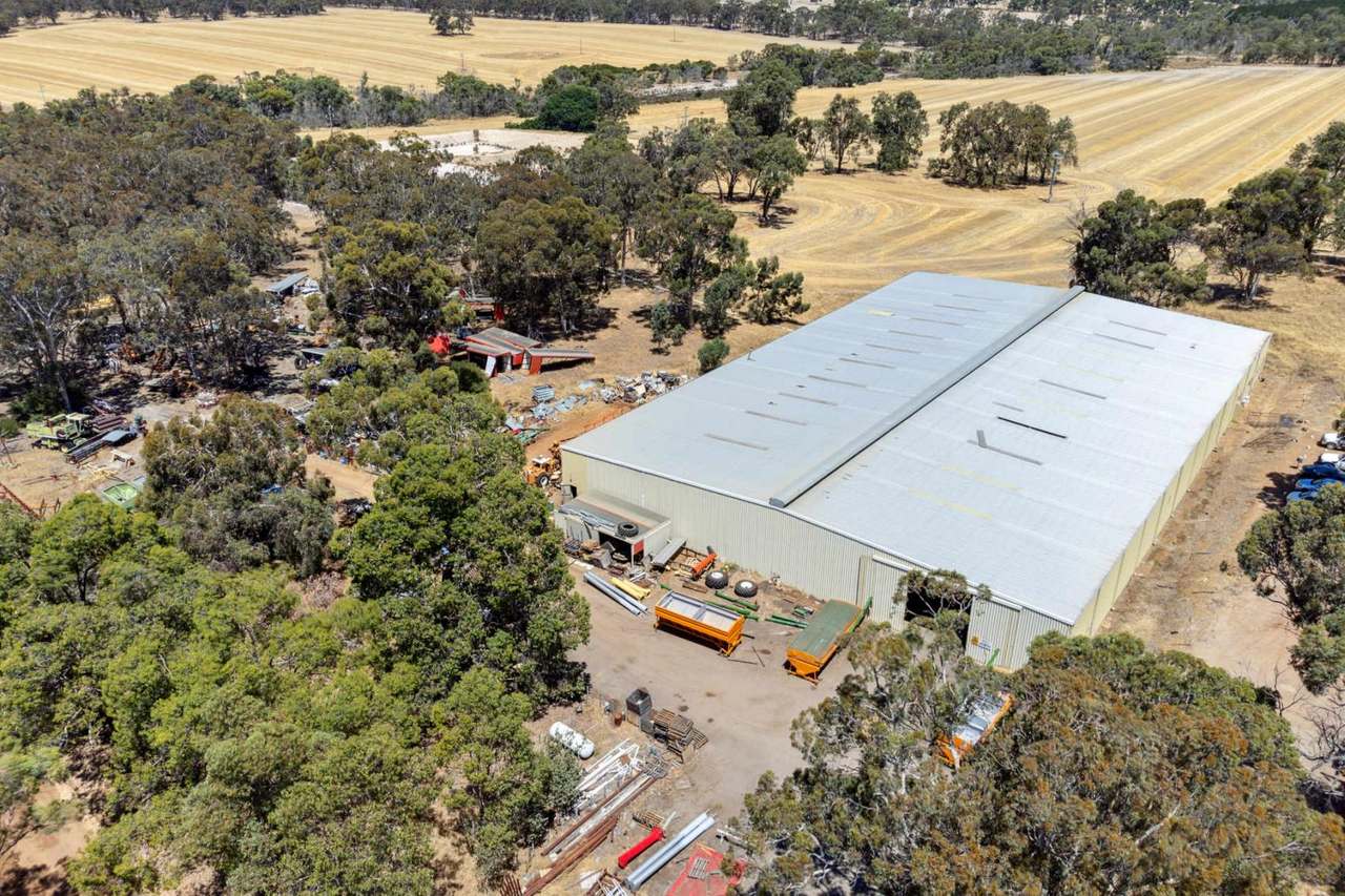 125 Tames Road, Bakers Hill For Sale by Farmbuy.com - image 4