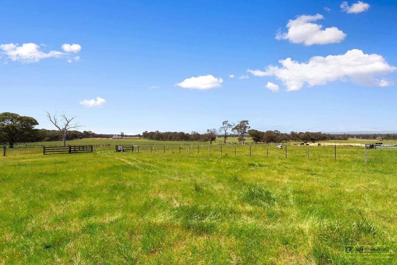 455 Heyfield Seaton Road, Heyfield For Sale by Farmbuy.com - image 3