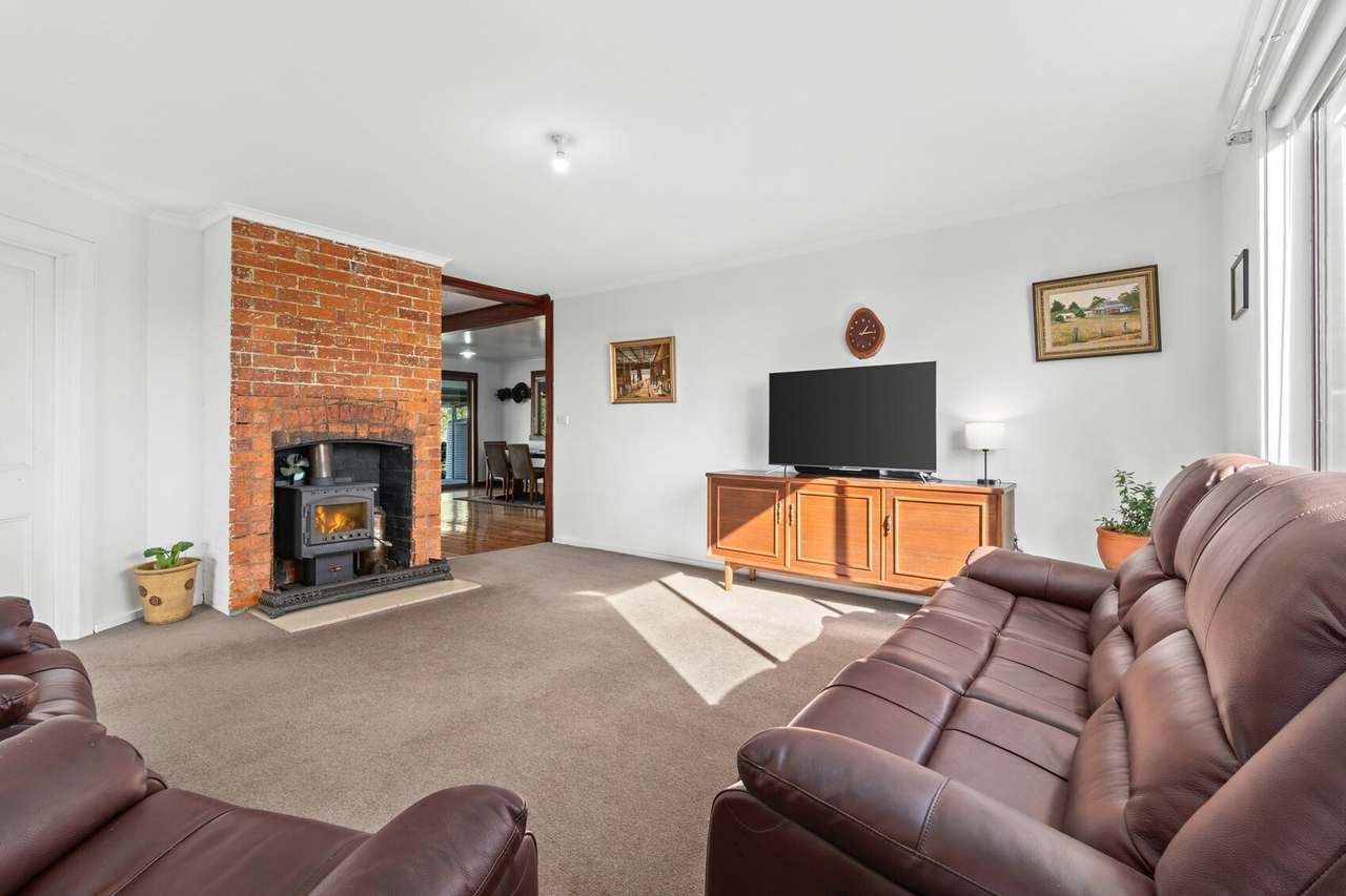 596 Settlement Road, Kilmany For Sale by Farmbuy.com - image 11