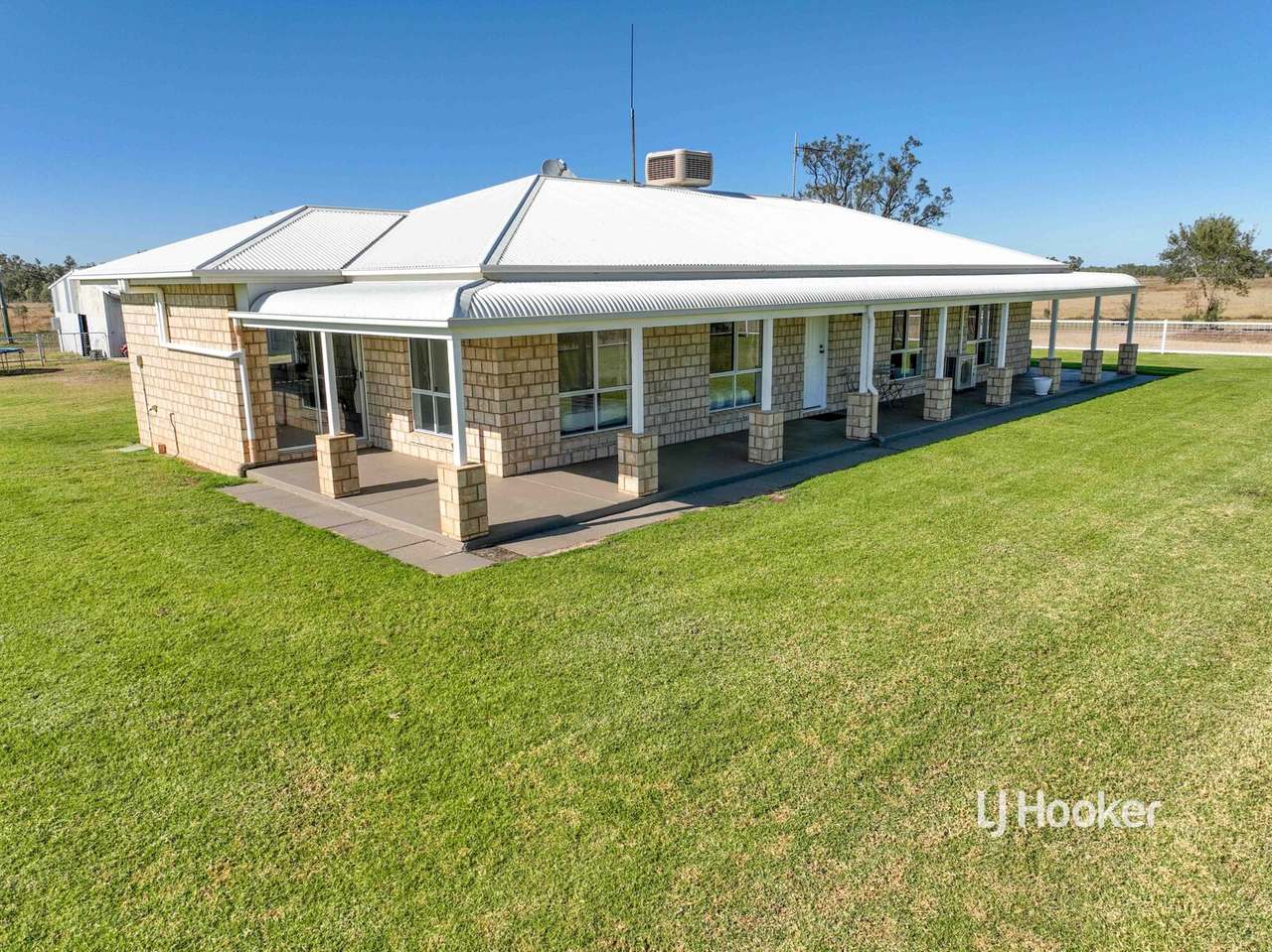 210 Bungeworgorai Lane, Roma Sold by Farmbuy.com - image 6