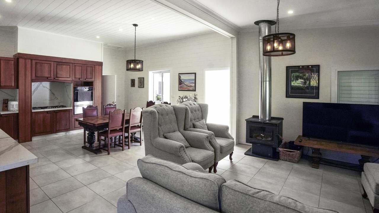 371 Mayfield Road, Larbert (Braidwood) For Sale by Farmbuy.com - image 40