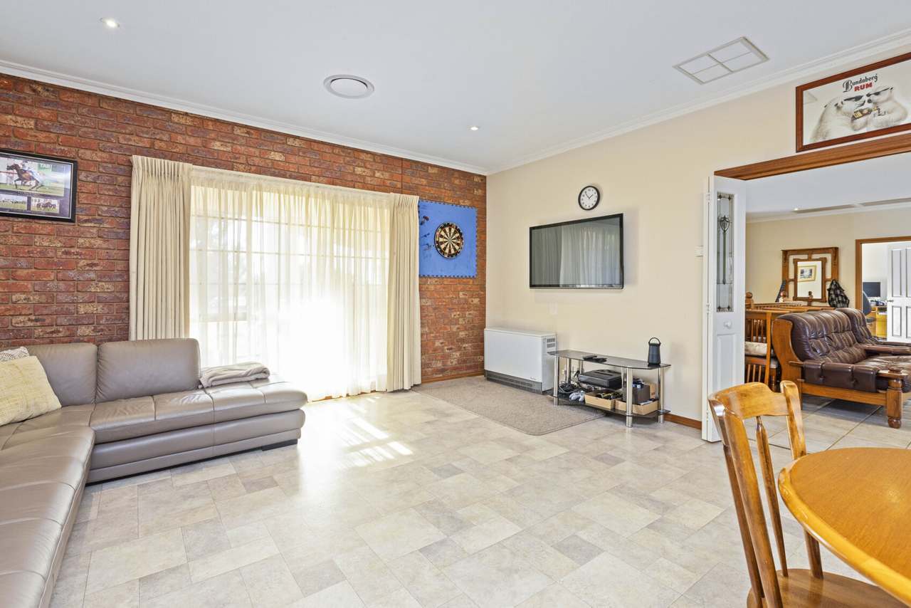 87 Happy Valley Road, Robinvale For Sale by Farmbuy.com - image 19