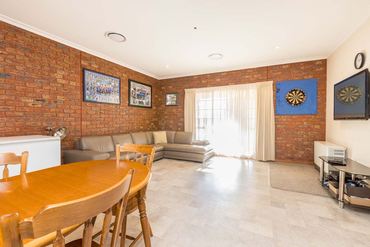 87 Happy Valley Road, Robinvale For Sale by Farmbuy.com - image 18