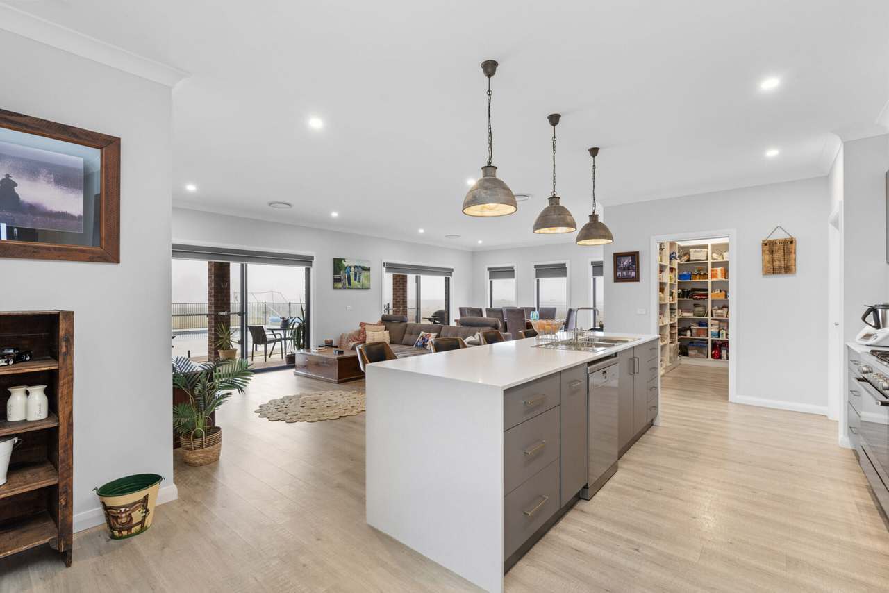 4646 Holbrook Road, Mangoplah Auction by Farmbuy.com - image 8