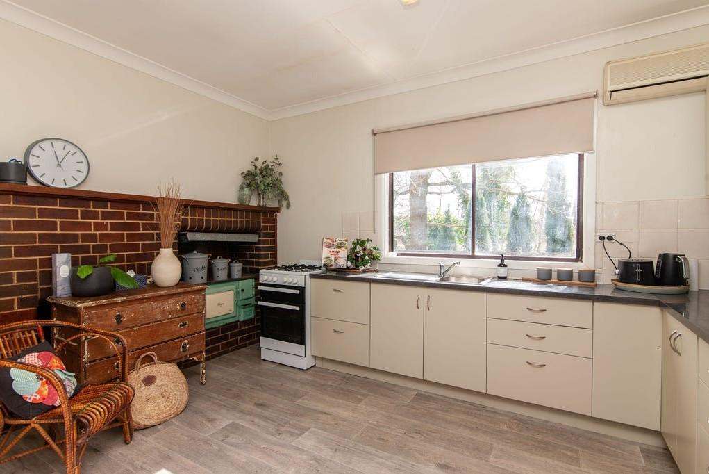 8 Prospect Street, Crookwell Sold by Farmbuy.com - image 2