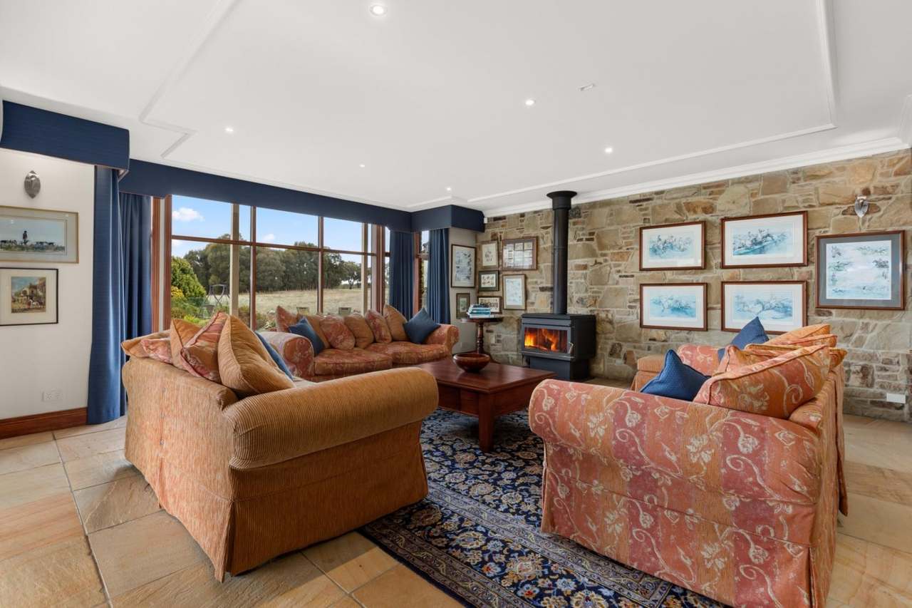 265 Maloneys Road, Lancefield For Sale by Farmbuy.com - image 11