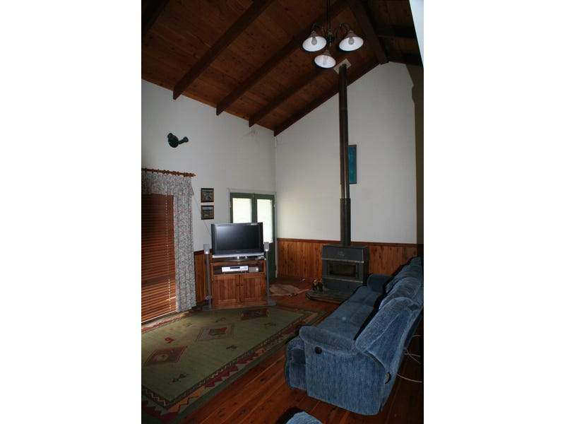1381 Ryall Road, Miles For Sale by Farmbuy.com - image 9