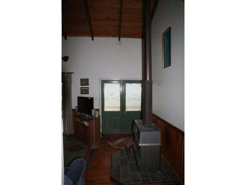 1381 Ryall Road, Miles For Sale by Farmbuy.com - image 11