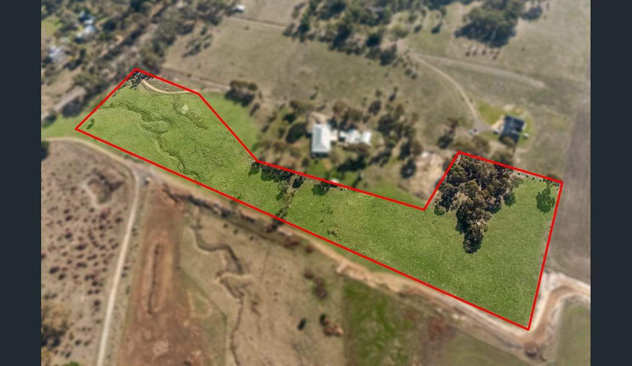 220  McDonalds  Road, Clunes For Sale by Farmbuy.com - image 5