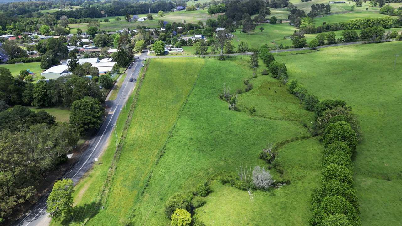 124  & 124A Grafton Street, Nana Glen  For Sale by Farmbuy.com - image 10