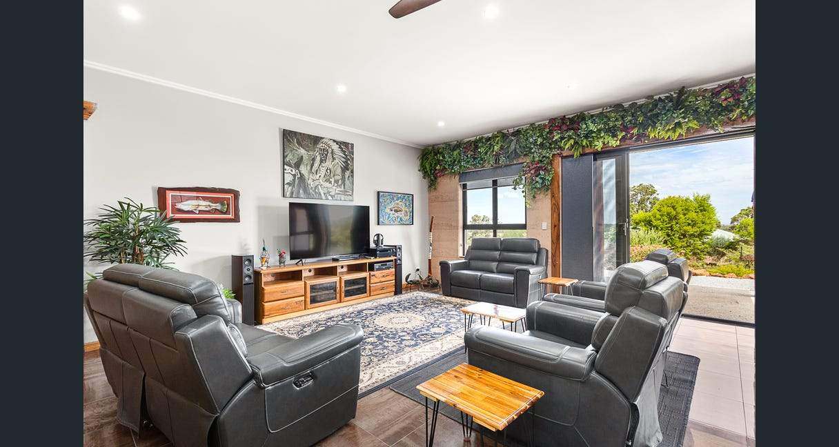 9 Chuditch Road, Wundowie For Sale by Farmbuy.com - image 11