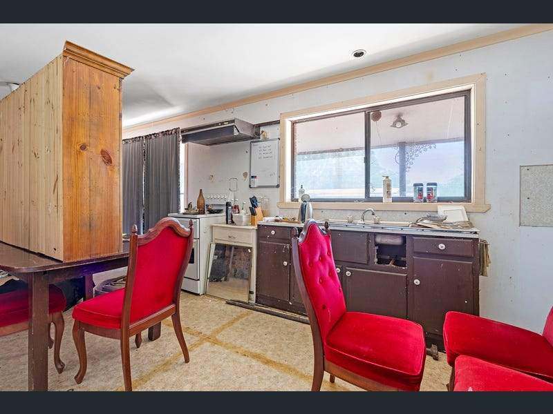 18 Navarre Street, Redbank For Sale by Farmbuy.com - image 8