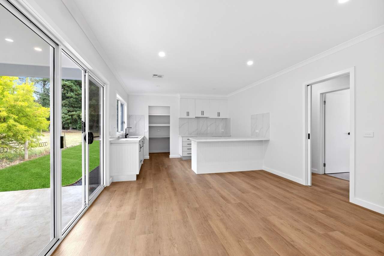 1/21 Camp Street, Trentham For Sale by Farmbuy.com - image 3