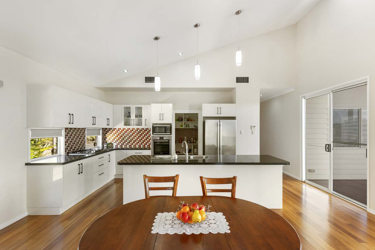 211 Henry Road, Goomboorian For Sale by Farmbuy.com - image 10