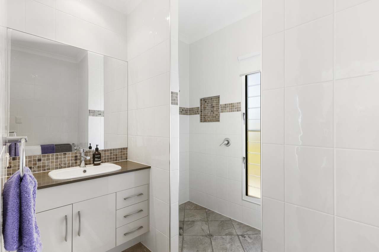 211 Henry Road, Goomboorian For Sale by Farmbuy.com - image 16